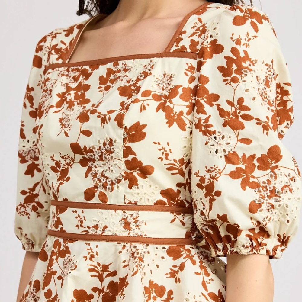 En Saison Eyelet Contrast Peplum Top (S)